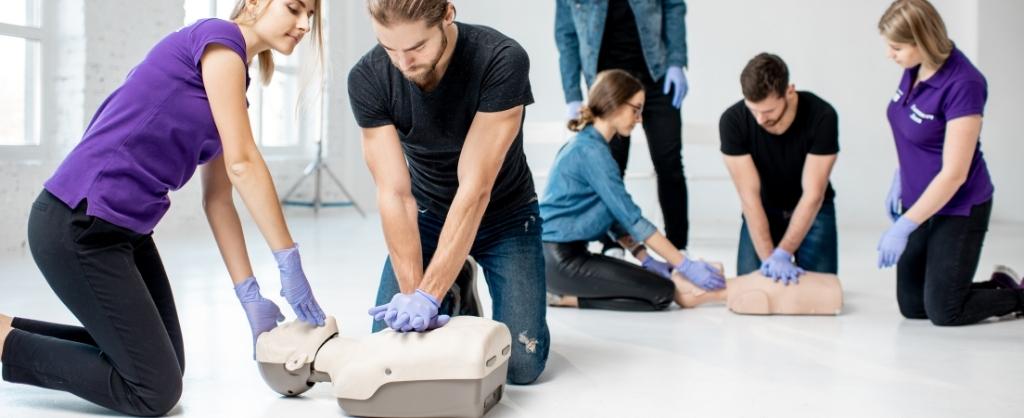 Reanimación cardiopulmonar básica y uso de  desfibrilador (RCP y DEA) - SS Coihueco